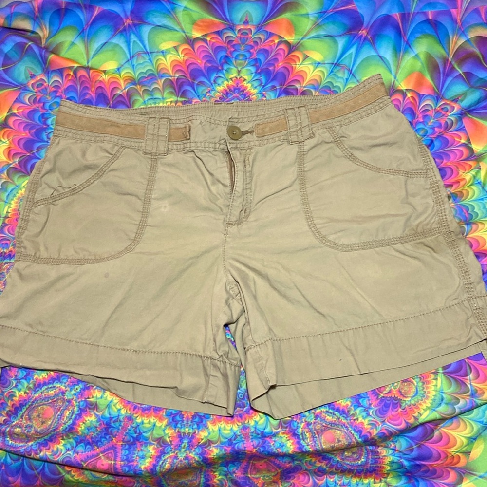 Women’s 14 FADED GLORY khaki shorts inseam 6” measurement laying flat is 19”